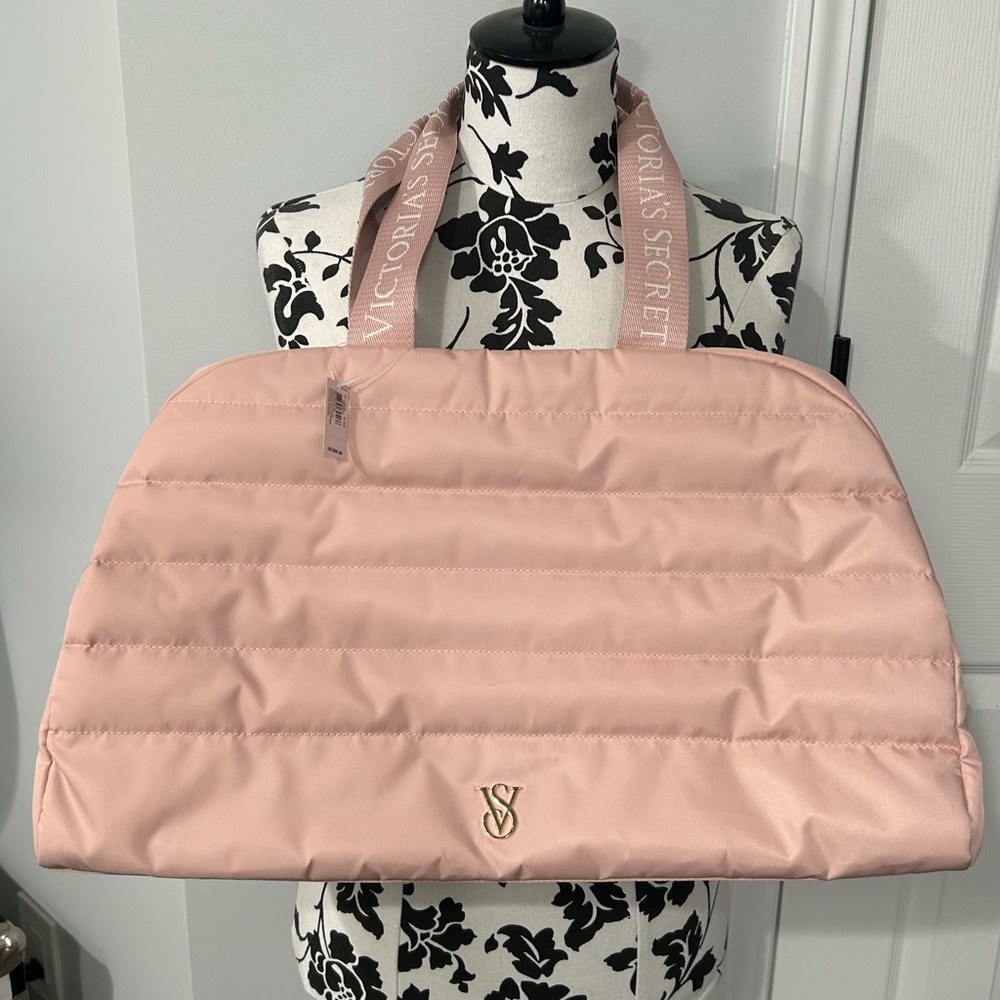 New Victoria's Secret Blush Quilted Travel Bag